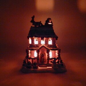 Avon Luminous Treasure Tealight House A Visit From Santa 2002 Christmas